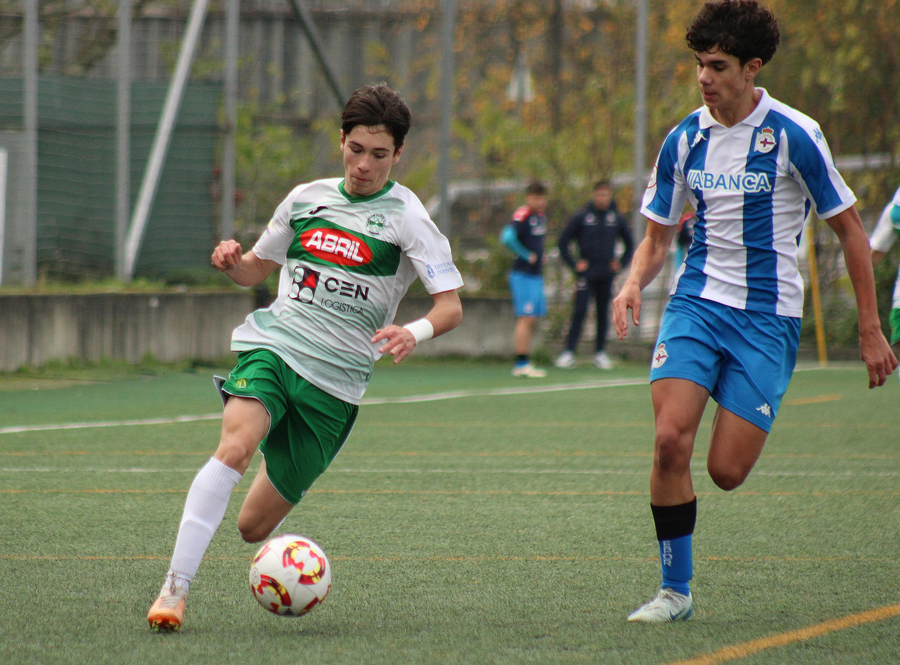 Álex Riveiro, que se retiraría mancado, anotou os dous goles dos branquiverdes