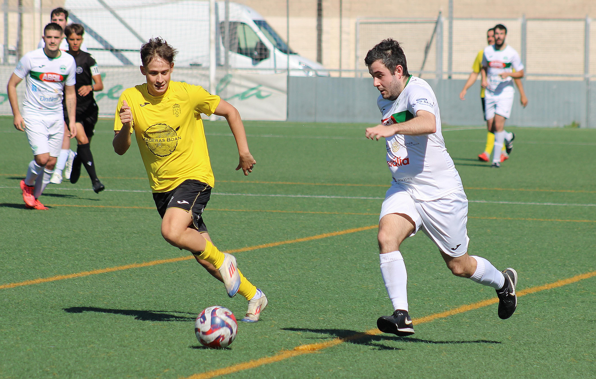 Madrigal anotou o primeiro gol aos dous minutos