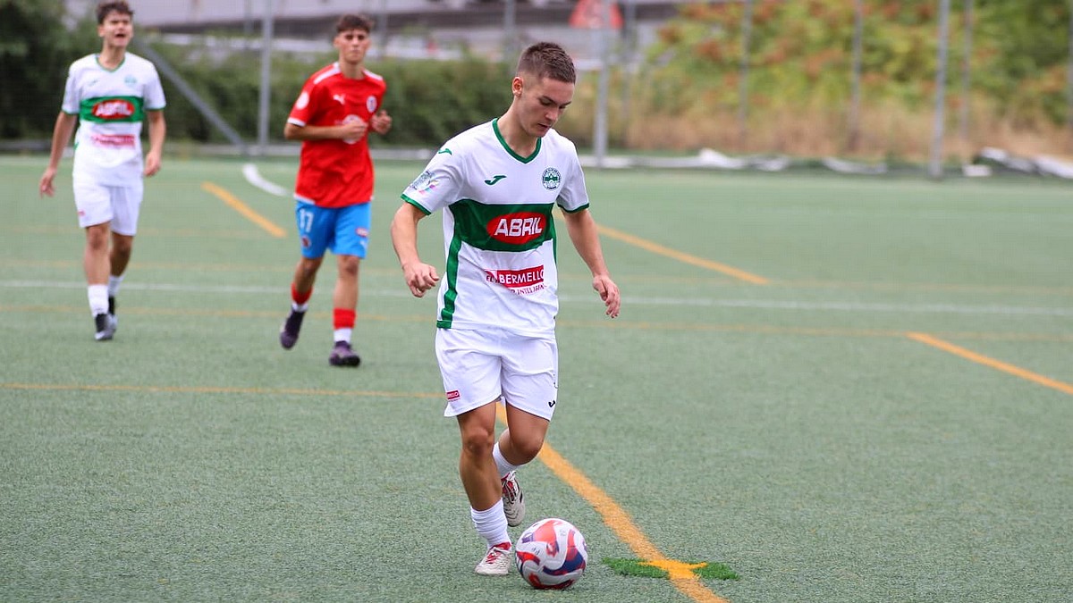 Lucas estivo moi activo e anoutou o segundo gol local