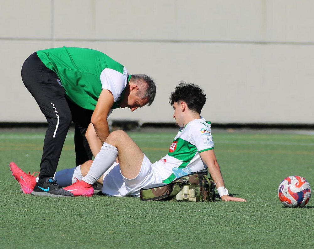Xoel tivo que sair do campo no minuto 22 por unha lesión muscular