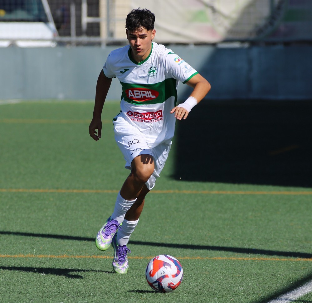 Mario adiantou aos pabellonistas cun gol olímpico