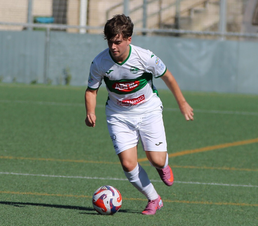 Óscar fixo o gol do empate que valeu un punto no Vicente Solarat