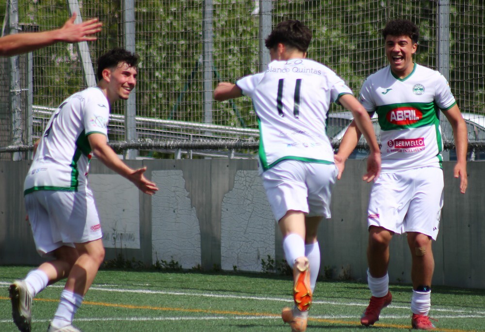 Álex Riveiro pechou o marcador no Miguel Ángel co terceiro tanto